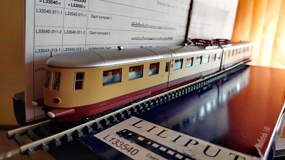 Automotor trenulet  Liliput cu priza decodor.