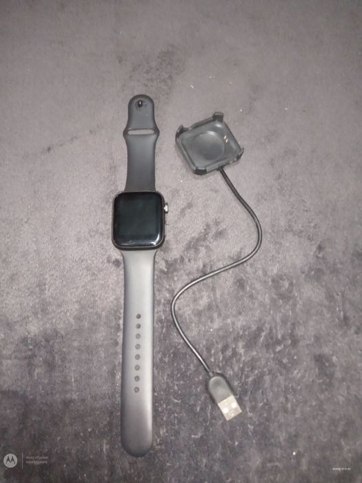 Vând 3 ceasuri smartwatchuri