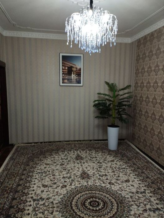 Дом сотилади 4 хонали  евро ремонт 4 этаж