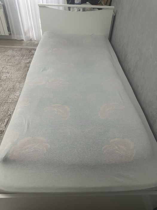 Продам односпальную кровать