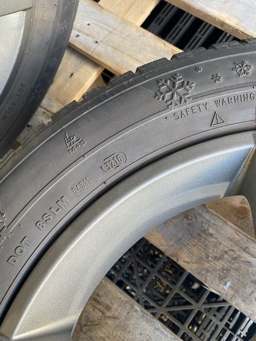 215/55/17 Зимни