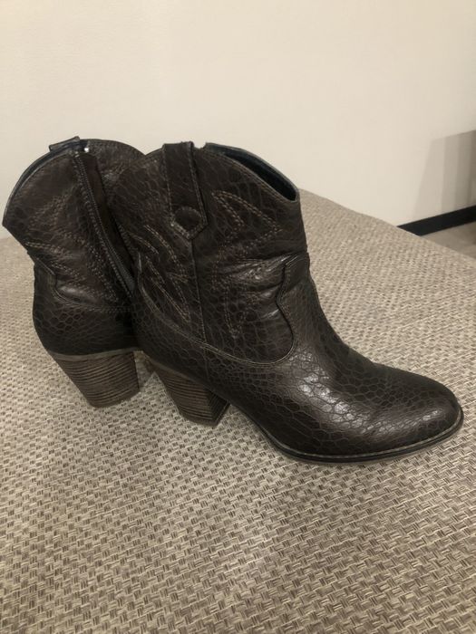 Сапоги ,туфли,, все в хорлшем состоянии