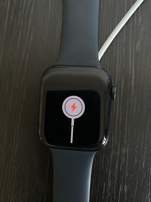 Часы Apple Watch SE 44mm