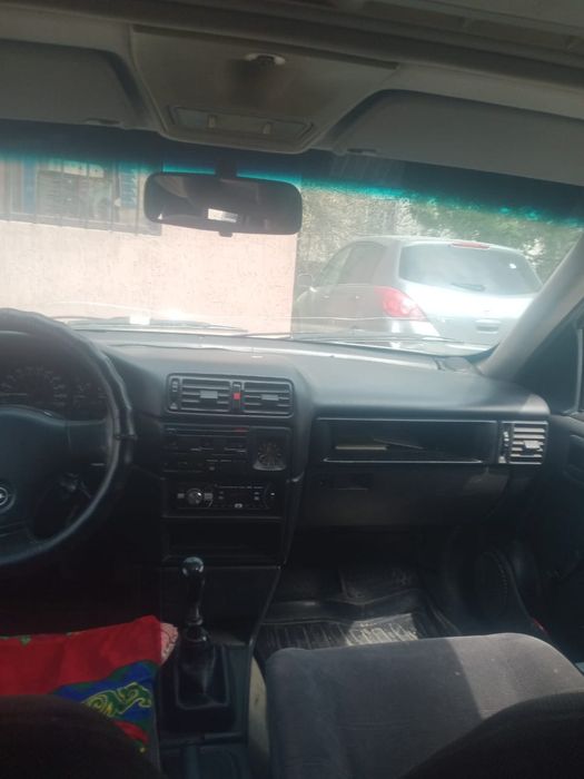 Опел вектра 1990