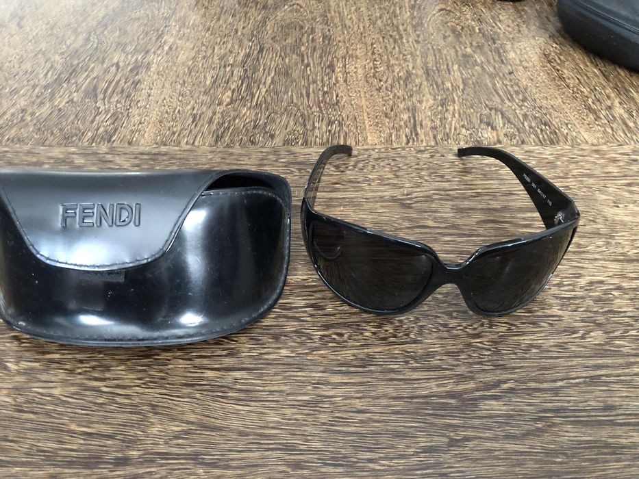 Солнцезащитные очки Prada