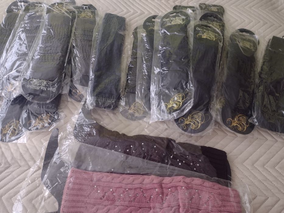 Зимни дамски мекички гети 30броя продават се всички заедно.