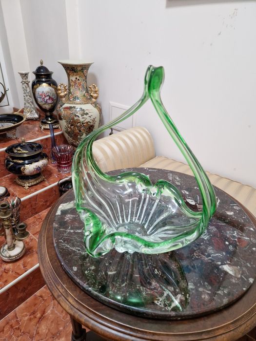 Страхотна голяма антикварна белгийска кристална бомбониера купа