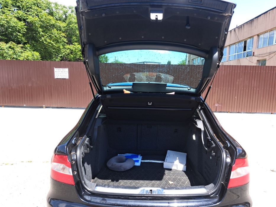 SKODA Superb 2012 — imagine 1