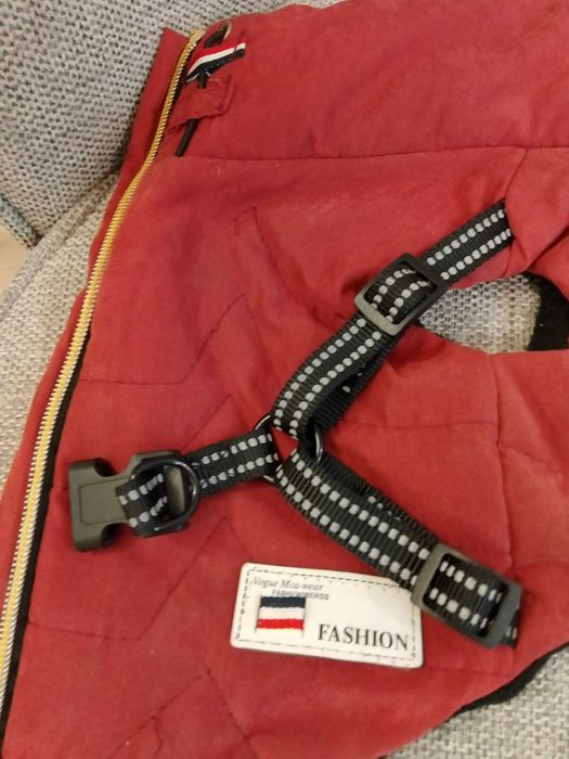 Яке за куче с вграден нагръдник, водоустойчиво, ватирано