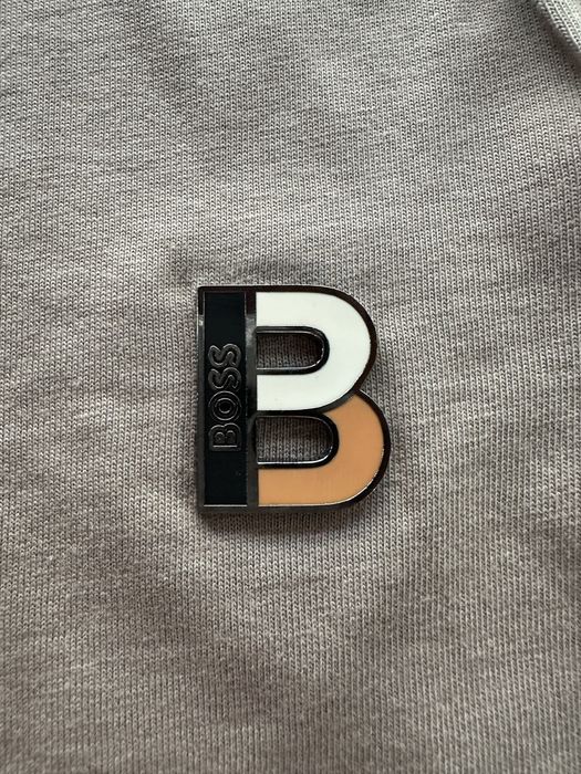 Детски,памучен,къс екип Hugo BOSS с метално лого