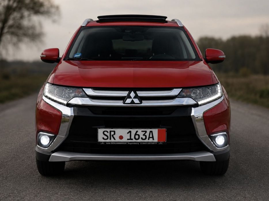 Mitsubishi Outlander 7 Locuri~Full Extra~4x4~Automat~Trapa~Piele~Bi Xenon~Navi~Camera~Hayon