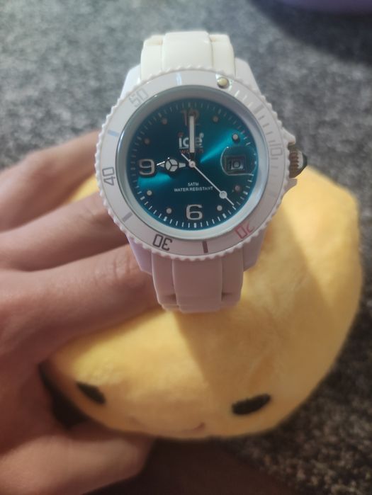 Часовник ICE WATCH