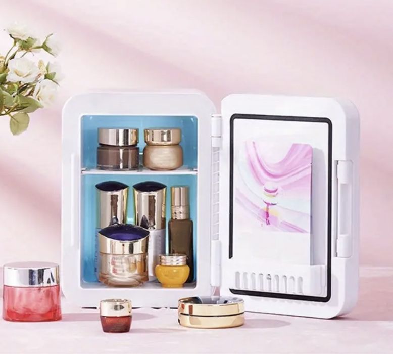 Мини хладилник за козметика 4L