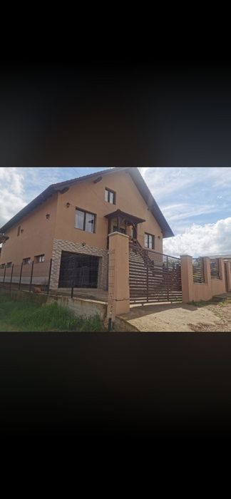 Vând casă nouă la Paleu