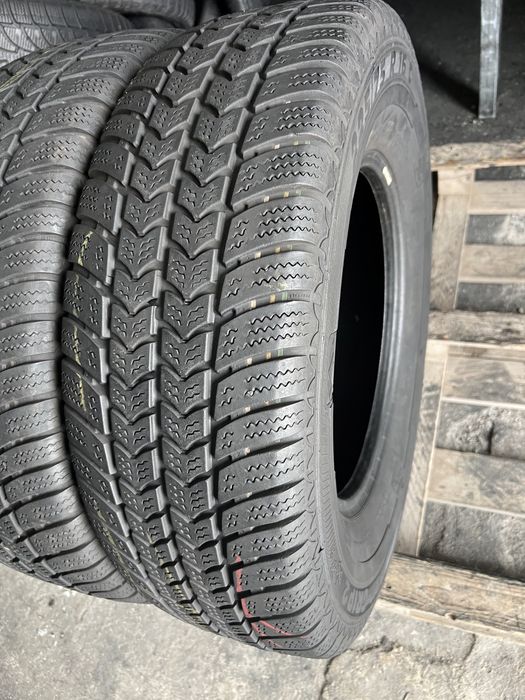 2 anvelope de iarna 225/75/16 C Semperit!