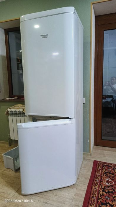 Холодильник продаётся