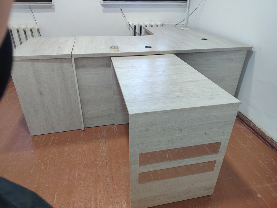 офисный мебил стол