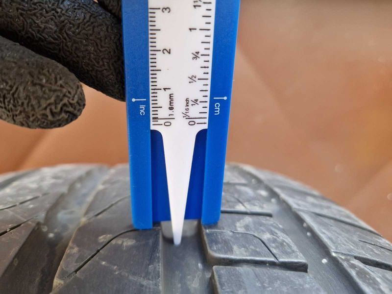 2 Pirelli R19 255/45
летни гуми
DOT2219
