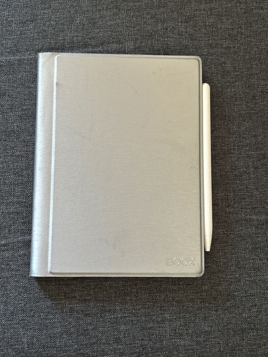 Onyx Boox Nova Air 7.8" + Stylus și Husă Magnetică - Stare Excelentă