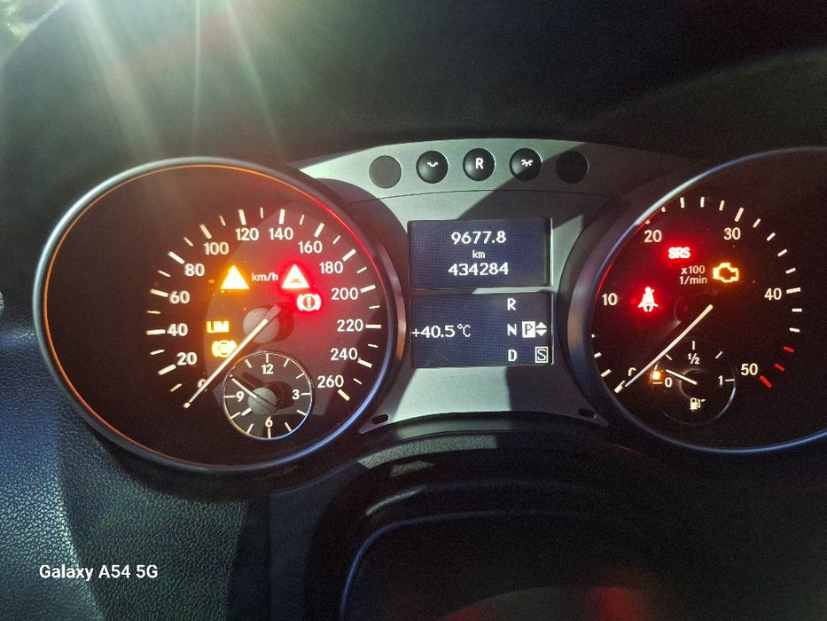 Vând Mercedes ML 320 4MATIC