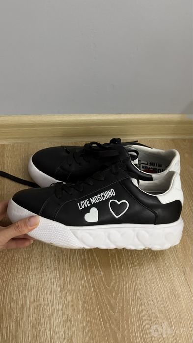 Moschino кеды , оригинал