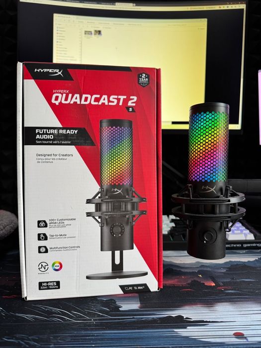 Продам микрофон quadcast 2