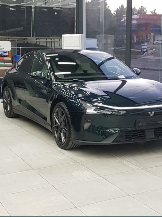 Geely Ji Yue 07 robocar