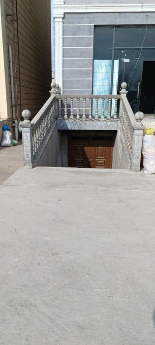 Notura bino sotiladi 165 kv metr