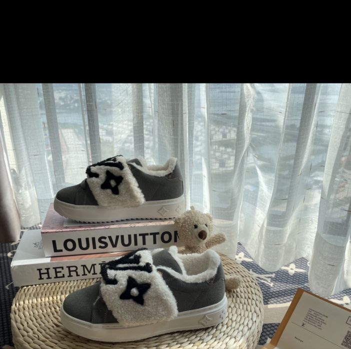 Adidasi Louis Vuitton dama