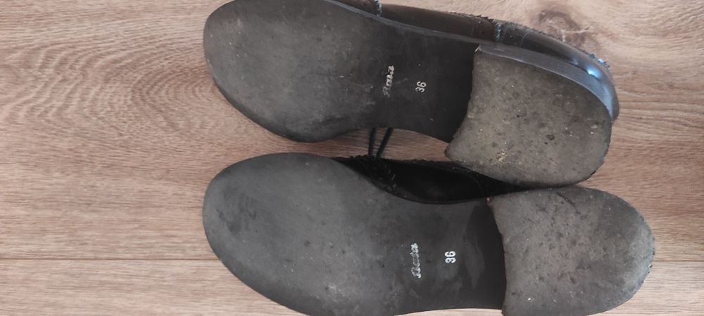 Кожени,лачени обувки Bata