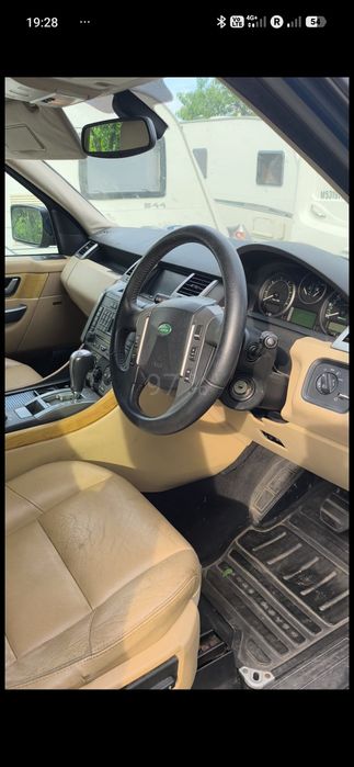 De vânzare doua Range Rover Sport volan partea dreaptă