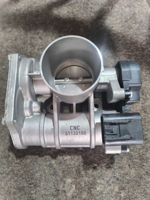 Продам дроссельную заслонку