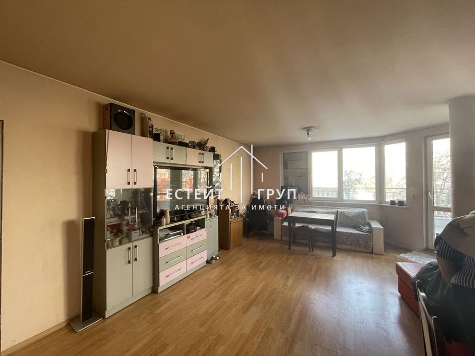 Продава се Четиристаен апартамент в Варна, Зимно кино Тракия - 142 кв.м за 1620 €/кв.м - Снимка #2