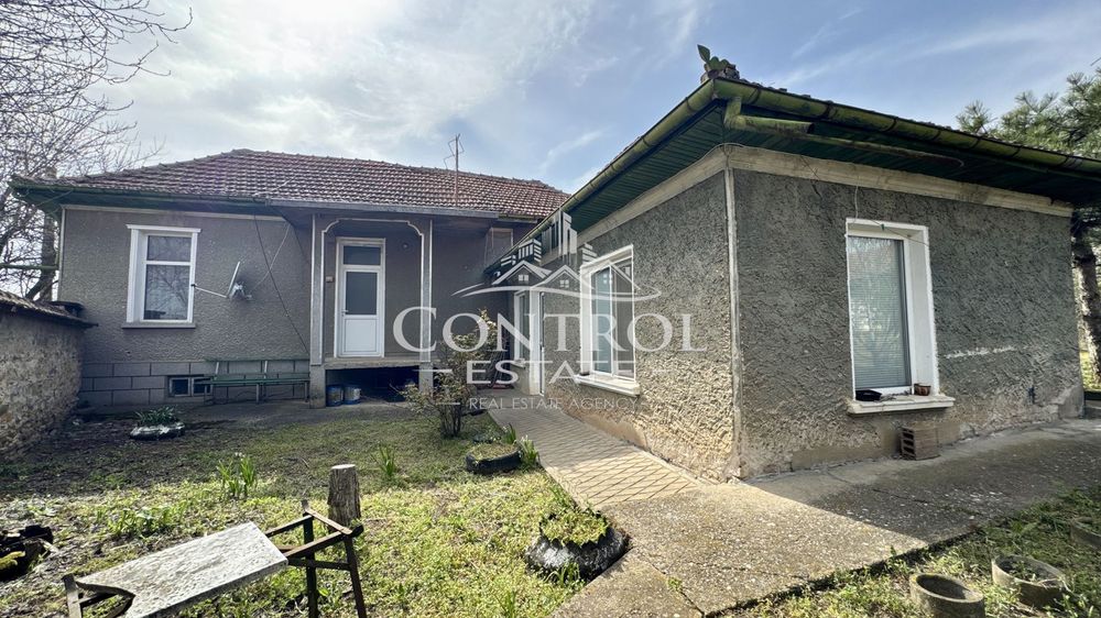 Къща в Велико Търново, област-с.Първомайци площ 112 цена 105000