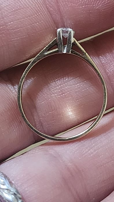 Inel aur 9k cu diamant natural
