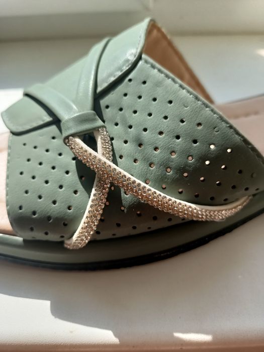 Продам летние шлепки