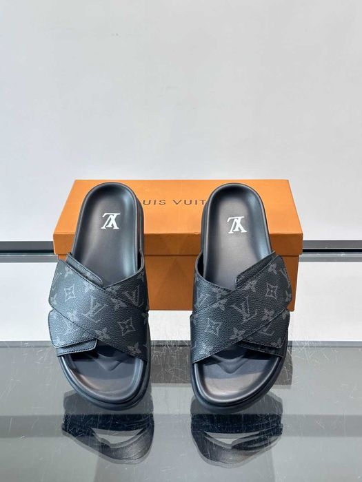 Papuci / Slapi Louis Vuitton Calitate Premium