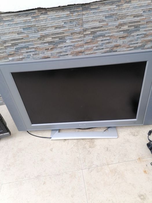 Телевизор Lcd работещ
