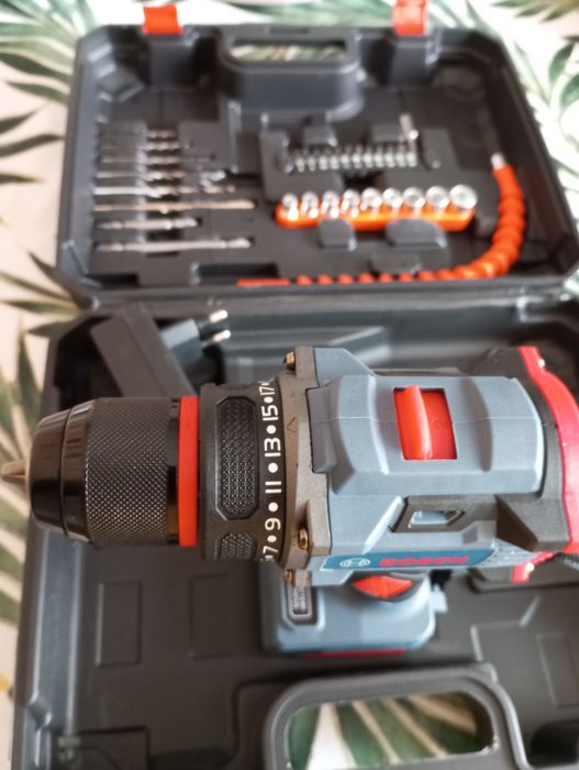 Шуруповёрт бесщеточный новый