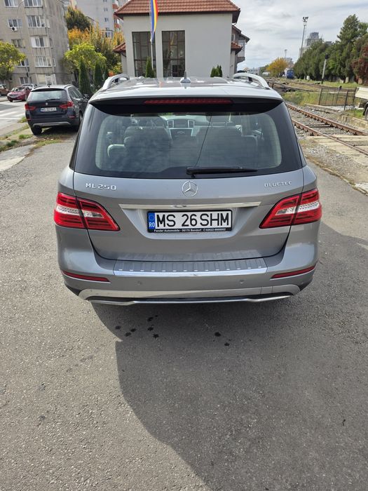 Mercedes ML250 2013 Climatronic/Scaune incalzite/Unic proprietar Ro
