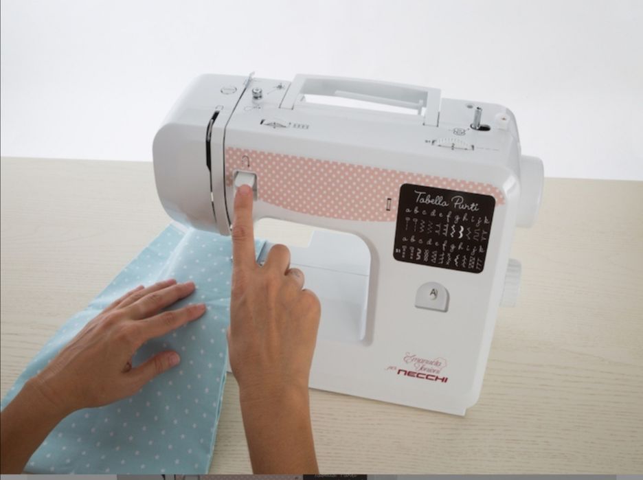 Mașina de cusut NOUA rotativă mecanica Necchi