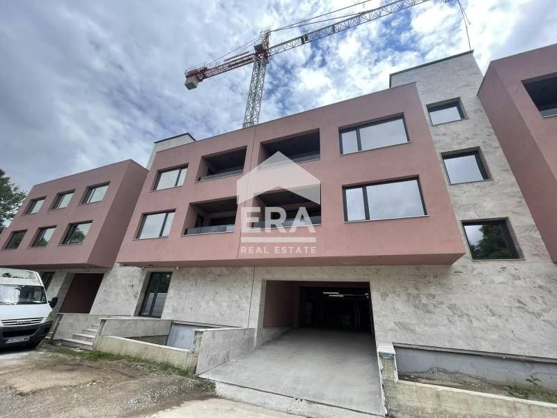 ERA Тера предлага за продажба двустаен апартамент в новостроящ се затв