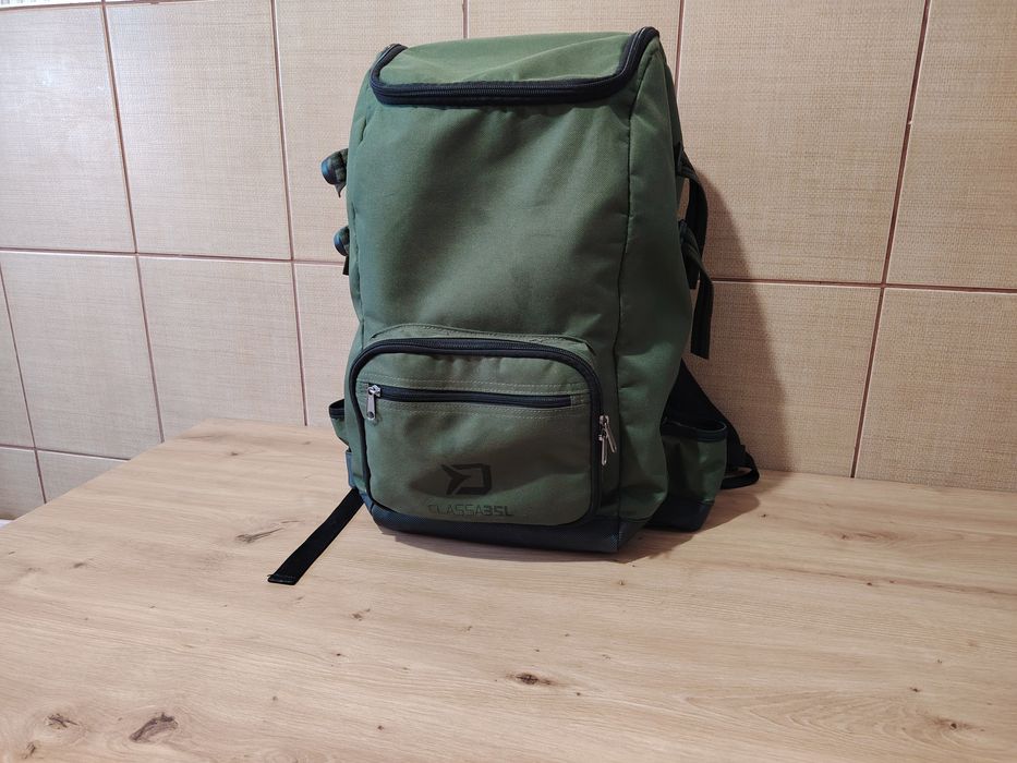 Rucsac&penar monturi pescuit Delphin!