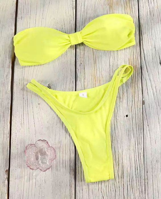 Costum de baie , nou