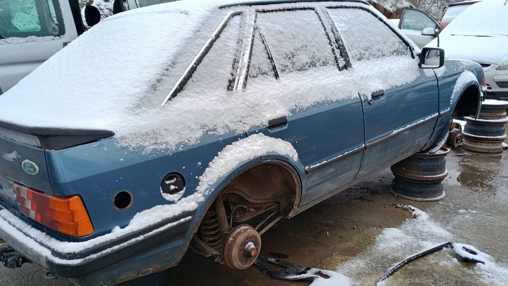 Продавам форд ескорт