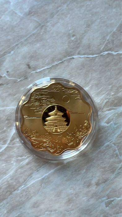 Продам ценные монеты и медаль! Дешево