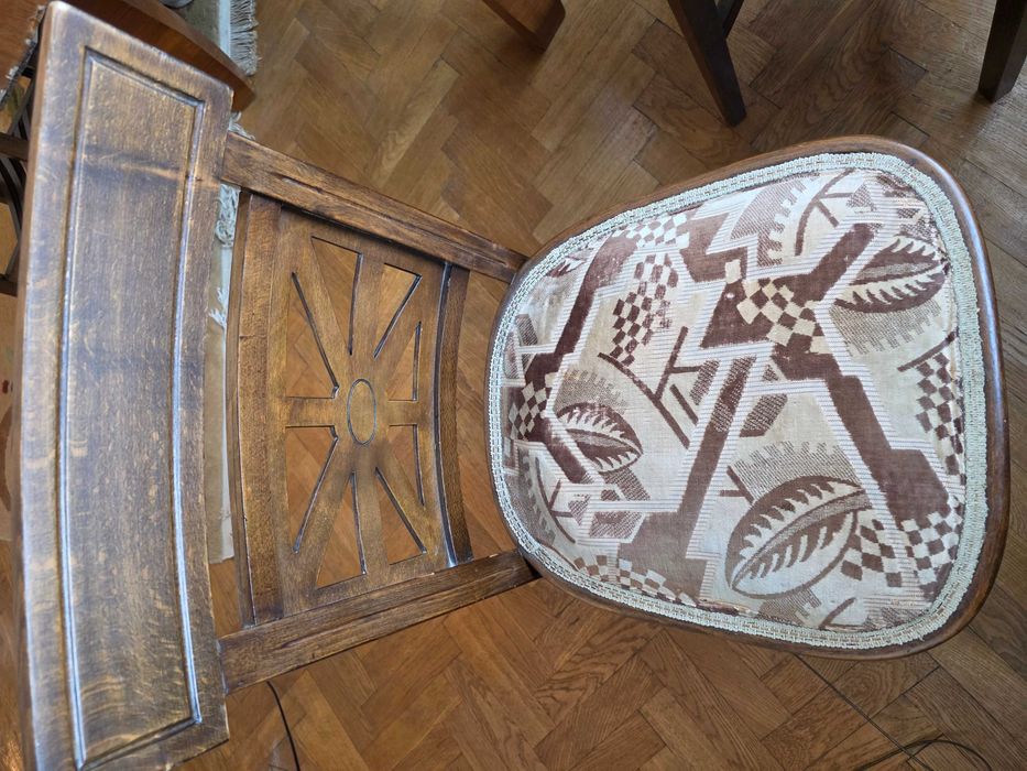 Set Sufragerie de Lux (Anii '50): Masă Extensibilă + 6 Scaune Tapițate – Stare Impecabilă