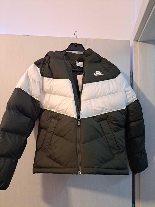 Яке 10 г Nike Replay