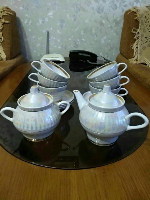 Продаётся чайный сервиз.