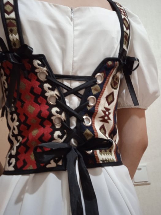 Этно- корсет красного цвета!